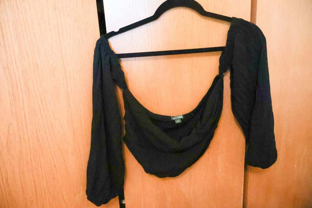 Wild Fable Black Long Sleeve Crop Top Size M